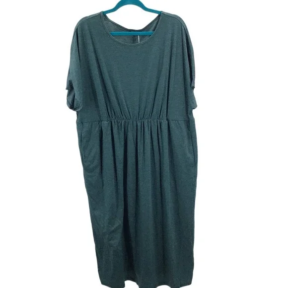 BLOOMCHIC 14-16 1x plus green jersey round neck short sleeve midi dress NWT B24 - Picture 1 of 8